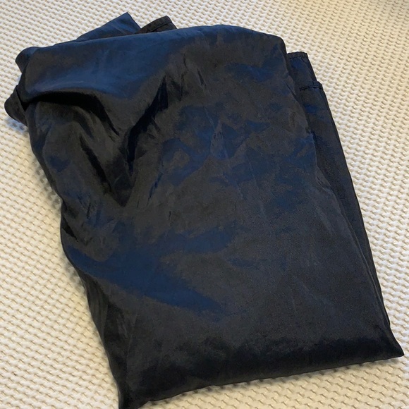 Betty Dain | salon Cape - Picture 2 of 4